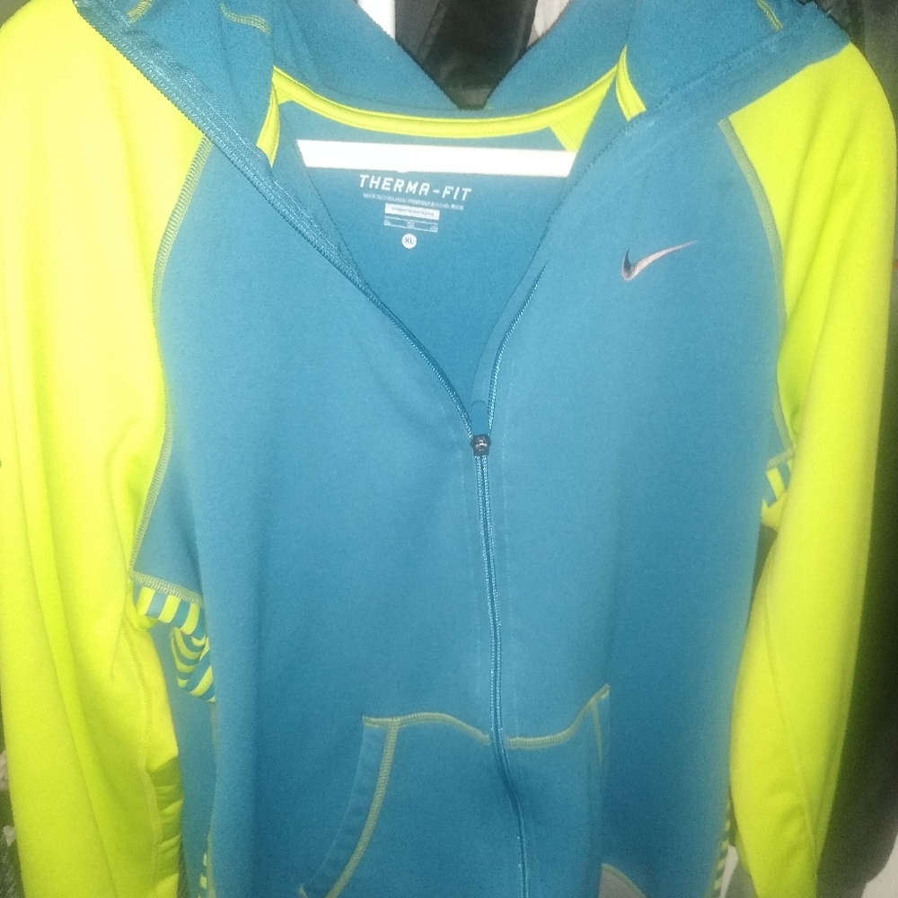 Women's XL? Therma-fit zip up sweater